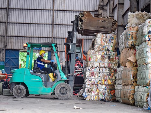 64 Ribu Ton Sampah Diolah 1 Dekade, Tekan Emisi Hingga 28 Ribu Ton