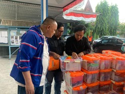 Emil Dardak Beri Perhatian Kepada Korban Gempa Situbondo