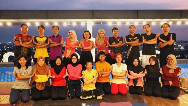 Menyatu Dalam Hening - Yoga Dengan Teman Tuli