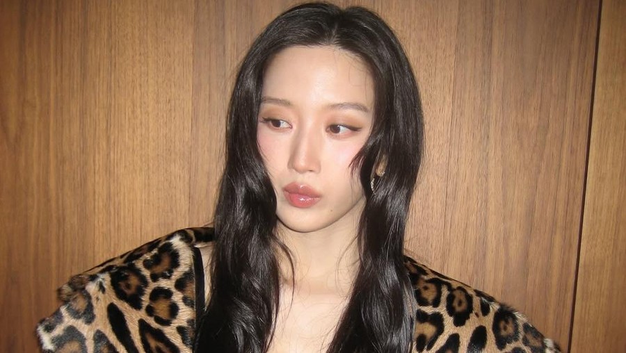 Moon Ga Young menghadiri peragaan busana Dolce & Gabbana selama Milan Fashion Week 2025&period;