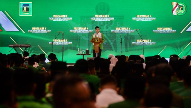 Menkum Resmi Sahkan PPP Kepengurusan Mardiono Kementerian Hukum menandatangani SK Kepengurusan PPP kubu Muhammad Mardiono.