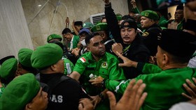 FOTO: Adu Fisik Warnai Pembukaan Muktamar ke-10 PPP