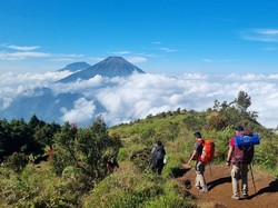 Sunrise Pertama di Gunung Prau