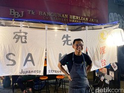 Lepas Jabatan Corporate Chef, Pria Ini Jual Ramen Gerobakan di Pangpol