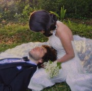 Selena Gomez & Benny Blanco Resmi Menikah, Anggun dalam Gaun Romantis Ralph Lauren