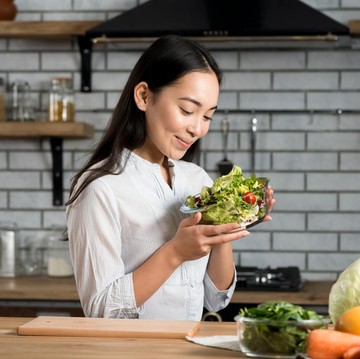 Mau Diet Sehat? Coba 3 Resep Salad ala Mediterania yang Super Lezat