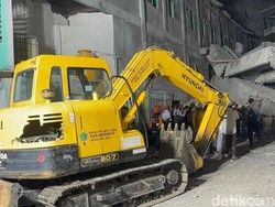 Keluarga Setuju, Alat Berat Dikerahkan ke Reruntuhan di Ponpes Al Khoziny