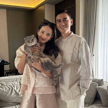 Enzy Storia Minta Maaf ke Suami karena Tak Bisa Jadi Istri Diplomat yang Kalem