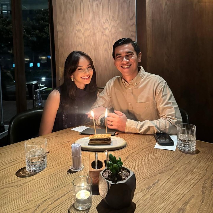 <p>Jelang pergantian tahun, artis Enzy Storia memutuskan untuk liburan ke Amsterdam, Belanda. Tak sendiri, Enzy menikmati liburannya ini bersama sang suami Maulana Kasetra atau akrab disapa Molen yang berprofesi sebagai diplomat. (Foto: Instagram @enzystoria)</p>