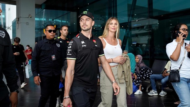 Morbidelli dan Fabio Diggia Tiba di Jakarta Jelang MotoGP Mandalika Pembalap Pertamina Enduro VR46 Racing Team, Fabio Di Giannantonio dan Franco Morbidelli, sudah tiba di Bandara Soekarno-Hatta, Tangerang, Senin sore.