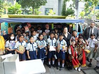 IFI Resmikan Perpustakaan Keliling BIMO Promosikan Literasi di Kalangan Anak Muda