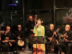 Penampilan Grup Kerontjong Tugu Pikat Penonton Final Abang None Jakarta