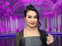 Rias Wajah Sendiri, Terungkap Alasan Iis Dahlia Ogah Didandani Orang Lain