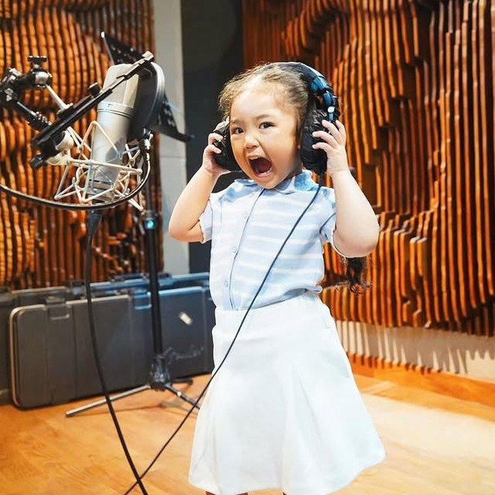 <p>"<em>Bismillahh</em>.. Biduan <em>sachet</em> kita siap menuju debut gaiss!! Doain yaa..!!" tulis Siti Badriah melalui postingannya di Instagram. (Foto: Instagram @sitibadriahh)</p>