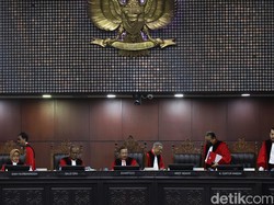 MK: Warga Turun-temurun di Hutan Bisa Berkebun Tanpa Izin Asal Tak Komersial