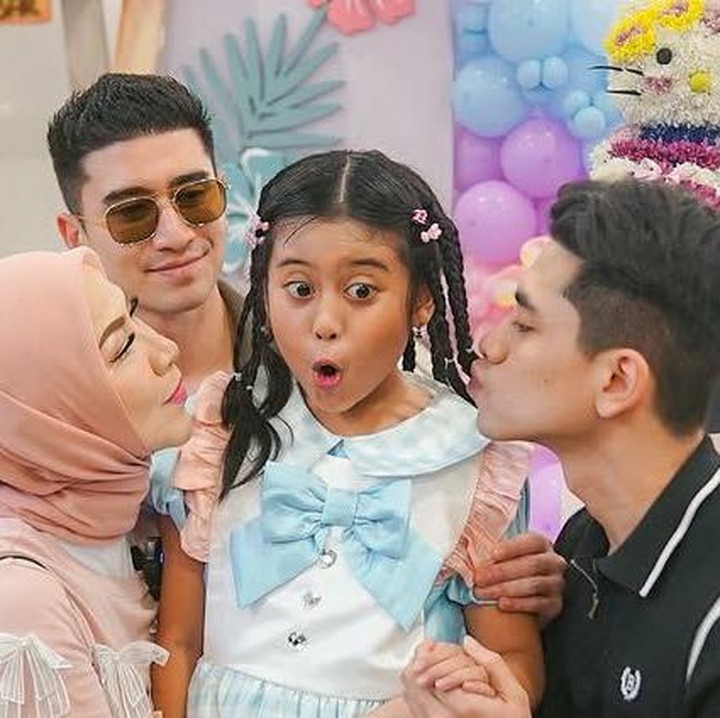 <p>Lewat unggahannya di Instagram, Venna turut membagikan momen perayaan ulang tahun Vania yang mengusung tema karakter <em>Stitch</em>, Bunda. Venna juga menyampaikan rasa terima kasihnya kepada semua tamu yang hadir di acara spesial anak bungsunya itu. (Foto: Instagram @bramastavrl)</p>