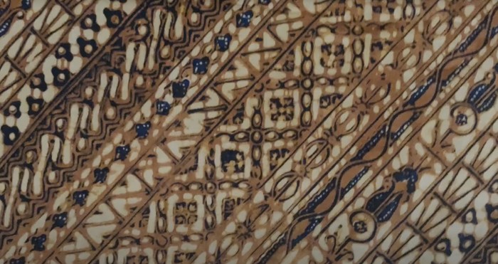 Motif batik larangan Udan Liris artinya hujan gerimis atau hujan rintik-rintik, yang menjadi simbol suatu pembawa kesuburan bagi tumbuhan dan ternak./ Foto: Youtube.com/lawasanbatik