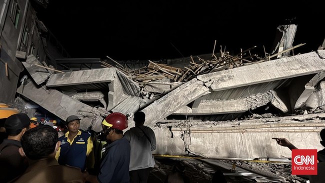 Proses pencarian korban musala ambruk di asrama putra Pondok Pesantren Al Khoziny Sidoarjo terus dilakukan hingga Senin (29/9) malam.