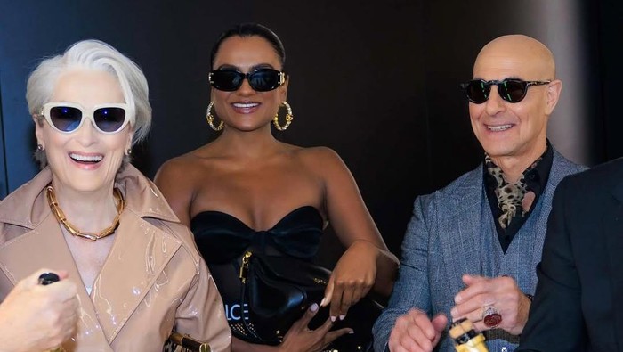 Meryl Streep, Simone Ashley, dan Stanley Tucci bintangi The Devil Wears Prada 2. Mereka ambil adegan di fashion show Dolce & Gabbana.