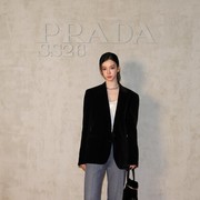 5 Potret Karina aespa Tampil Chic di Prada Spring/Summer 2026 Womenswear Show