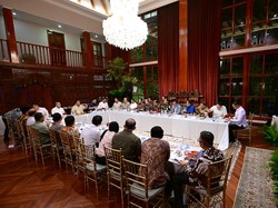Video Prabowo Panggil Menteri ke Kertanegara Malam-malam, Bahas Apa?