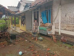 Puting Beliung Porak-porandakan 2 Kecamatan di Cianjur