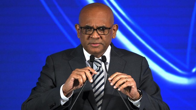 Sekjen AFC Windsor Paul John peringatkan potensi pembekuan FAM oleh FIFA akibat manipulasi data pemain.