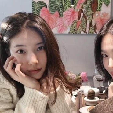 Song Hye Kyo Dapat Hadiah Tak Terduga dari Bae Suzy