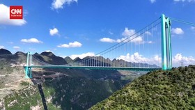 VIDEO: Jembatan Tertinggi di Dunia Dibuka di Guizhou China