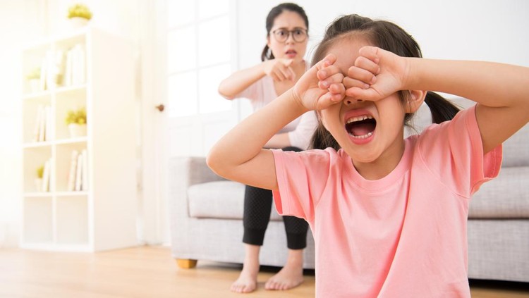 5 Kalimat Toksik yang Bikin Anak Ogah Mendengarkan Orang Tua Menurut Psikolog