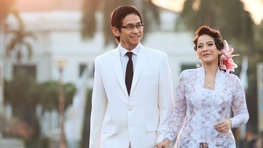 img-title 38 Tahun Menikah, Lagu Ini Masih Jadi Favorit Addie MS & Memes Sejak Pacaran
