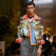 Model Indonesia Kembali Debut di Milan Fashion Week 2026, Eksis di Runway Versace!