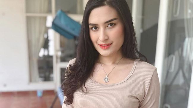 Angbeen Rishi Bahas soal Wanita Gatal, Nama Artis Firstriana Aldila Terseret