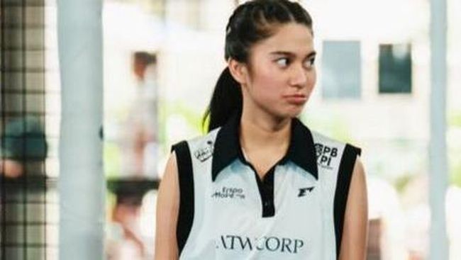 Resmi Cerai Usai Arhan Ikrar Talak, 7 Potret Azizah Salsha Asyik Main Padel