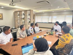 Bupati Bone dan Kemenhub Bahas Perpanjangan Runway Bandara Arung Palakka