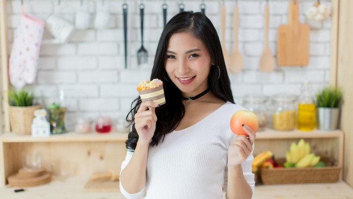 10 Jenis Makanan dan Minuman yang Wajib Dihindari saat Diet