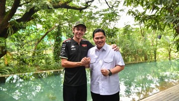 Berita Olahraga Terkini CNN Sport : Menpora Erick Penuh Sukacita Jamu Valentino Rossi di Jakarta