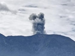Marapi Meletus 2 Kali Pagi ini, Lontarkan Abu 400 Meter
