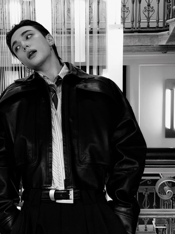 Hyunjin Stray Kids turut datang dan meramaikan peragaan busana Versace Spring Summer 2026 sebagai Global Brand Ambassador perusahaan fashion elit mewah Italia yang didirikan oleh Gianni Versace pada tahun 1978 tersebut./ Foto: instagram.com/hynjinnnn