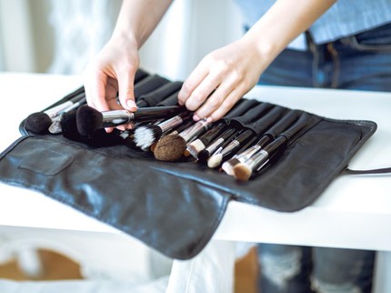 7 Jenis Brush Make Up dan Kegunaannya, Pemula Wajib Tahu