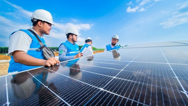 Demi Bangun 100 GW PLTS, ATR Siapkan 28.000 Hektare Lahan di Jawa