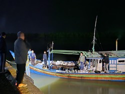 Polisi Gagalkan Penyelundupan 300 Karung Pasir Timah Ilegal di Belitung