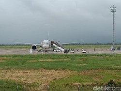 Tiga Pesawat Kargo MotoGP dari Jepang Sudah Mendarat di Lombok