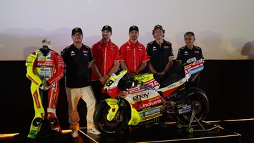 Update Eksklusif Olahraga CNN : Dibuka Rossi, Pertamina Enduro VR46 Pakai Livery Batik di Mandalika