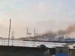 Kapal Terbakar di Dekat MNP Makassar!