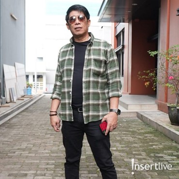 Jadi 'Penonton' di Karier Anak, 7 Potret Parto Patrio Dukung Amanda Caesa di Balik Layar