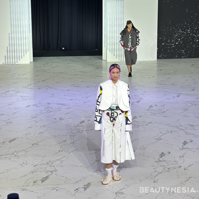 Kolaborasi Danjyo Hiyoji bersama Ade Habibie dan Moneyman Works terlihat begitu expressive, terlihat dari warna-warna yang ditampilkan dalam 25 koleksinya. (Foto: Rini Apriliani/Beautynesia)