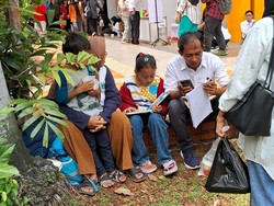 Ditemani Anak-Istri, Pria Ini Cari Kerja di Job Fest Meski Usia Tak Lagi Muda