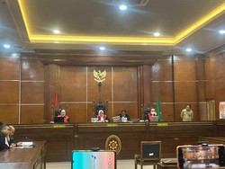 Razman ke Luar Negeri Tanpa Izin, Hakim Tetap Bacakan Vonis