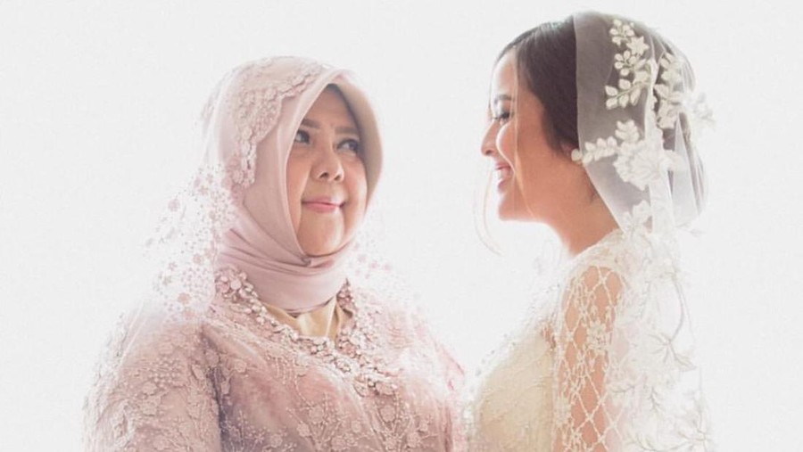 Tasya Kamila dan ibu
